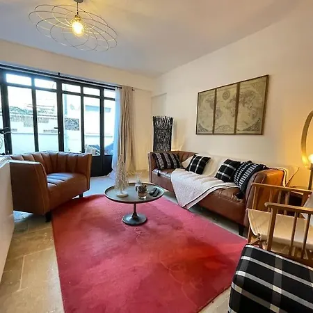 Hébergement de vacances Maison Cosy Intra-muros, Clim, Parking, Extérieur Aigues-Mortes