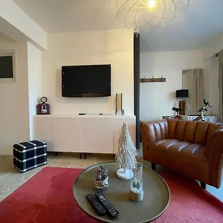 Hébergement de vacances Maison Cosy Intra-muros, Clim, Parking, Extérieur Aigues-Mortes