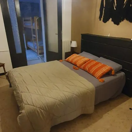Hébergement de vacances Maison Cosy Intra-muros, Clim, Parking, Extérieur Aigues-Mortes