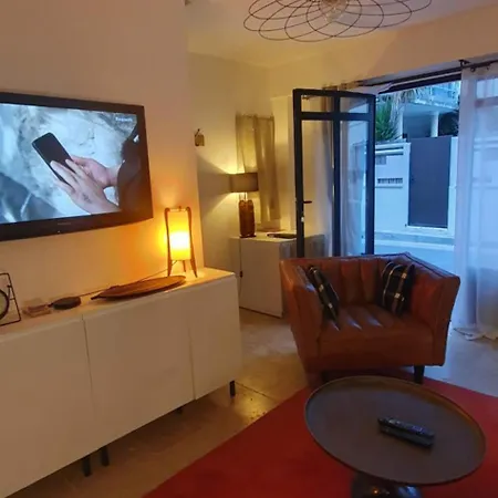 Maison Cosy Intra-muros, Clim, Parking, Extérieur * Aigues-Mortes