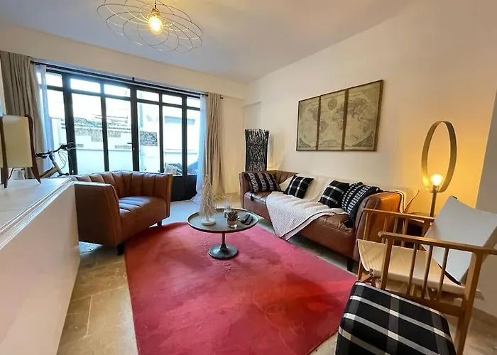 Σπίτι διακοπών Maison Cosy Intra-muros, Clim, Parking, Exterieur Aigues-Mortes