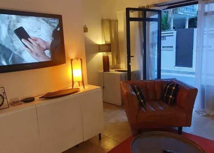 Maison Cosy Intra-muros, Clim, Parking, Exterieur * Aigues-Mortes